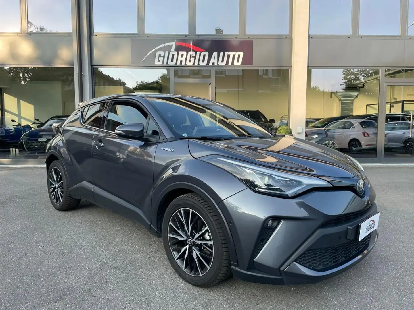 Toyota C-HR 1.8 Hybrid E-CVT Lounge Grigio - 1