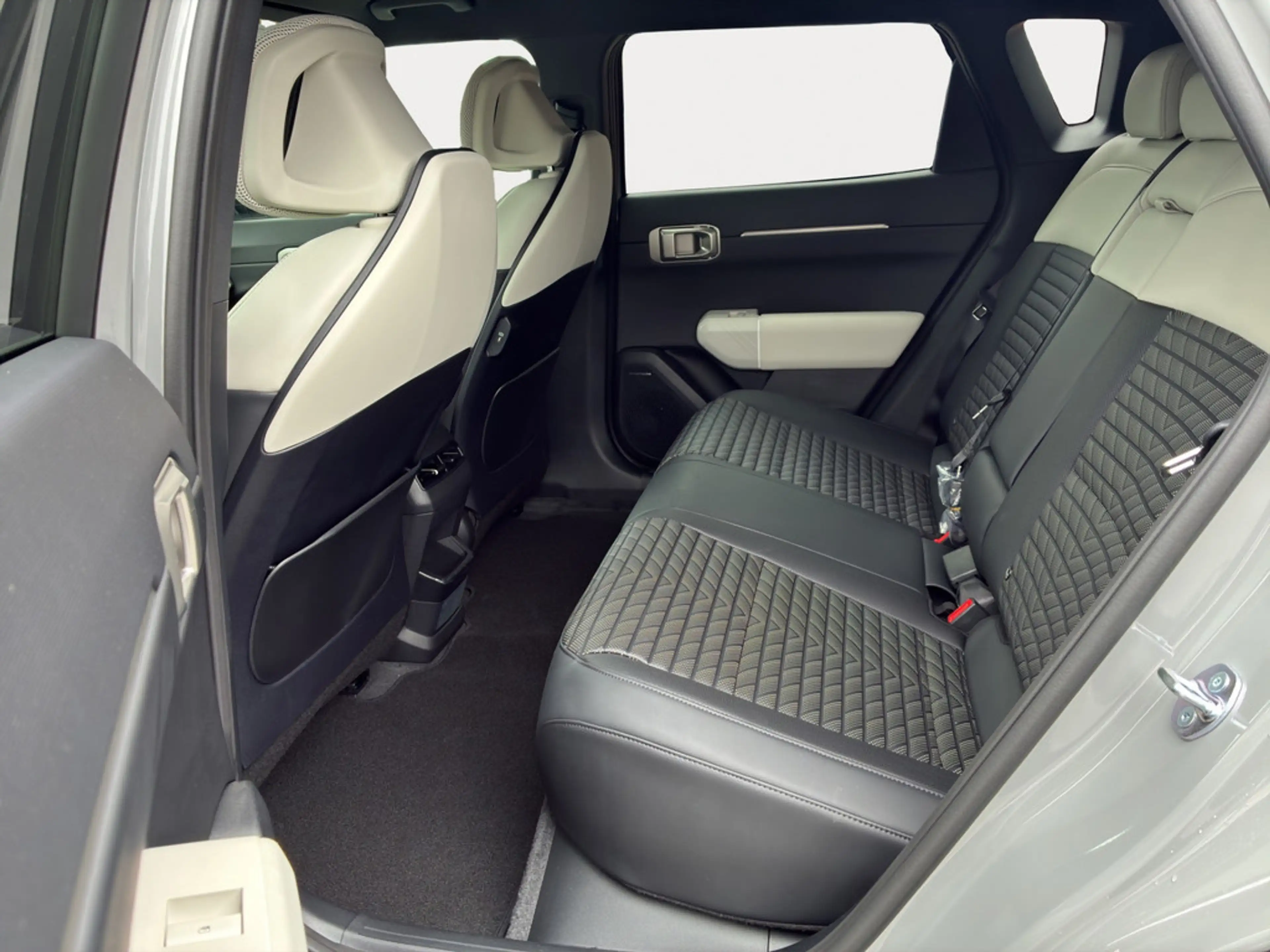 Kia EV4 81,4kWh GT-Line | LEDER | NAVI | SHZ — photo 9