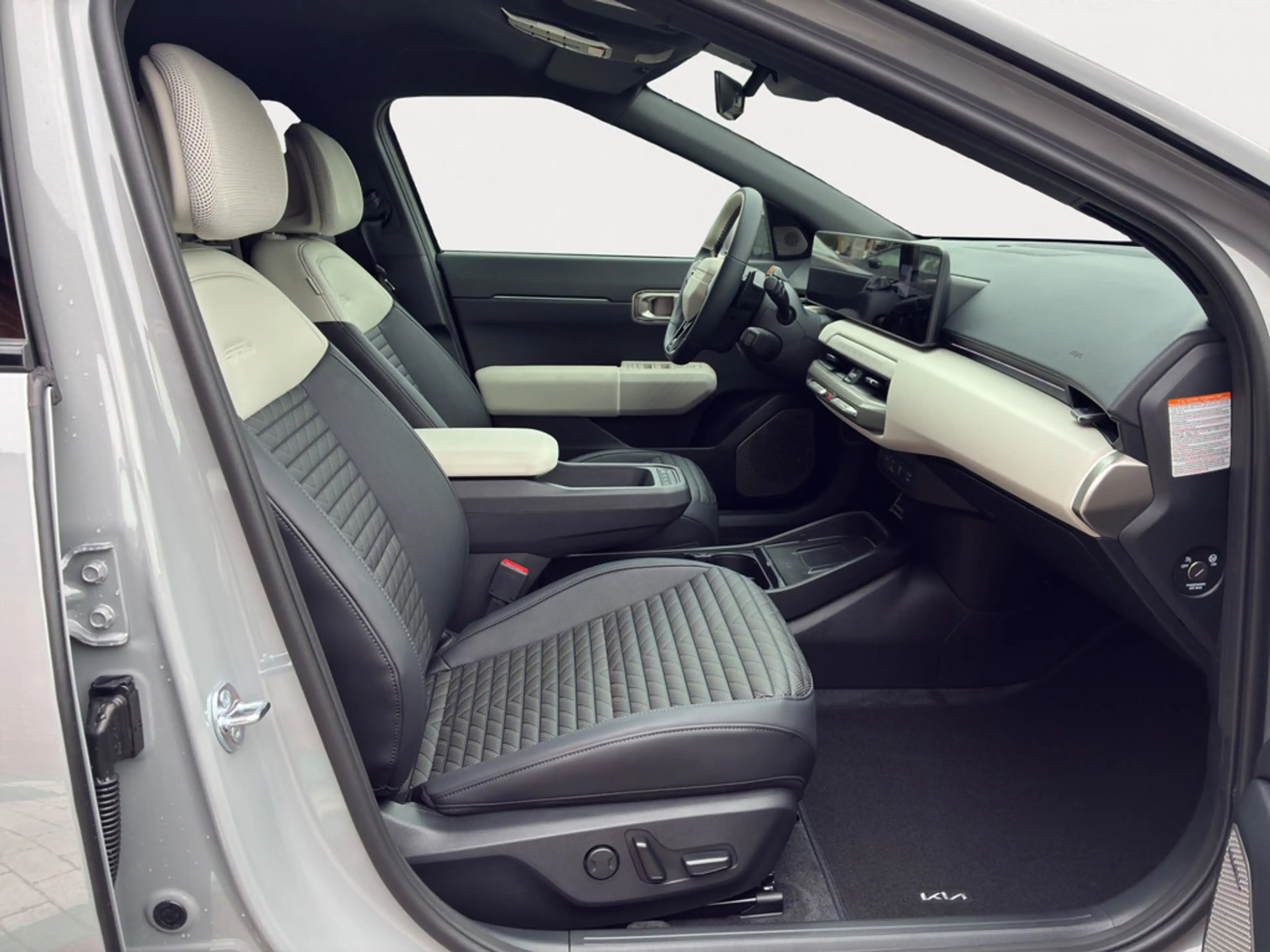 Kia EV4 81,4kWh GT-Line | LEDER | NAVI | SHZ — photo 11