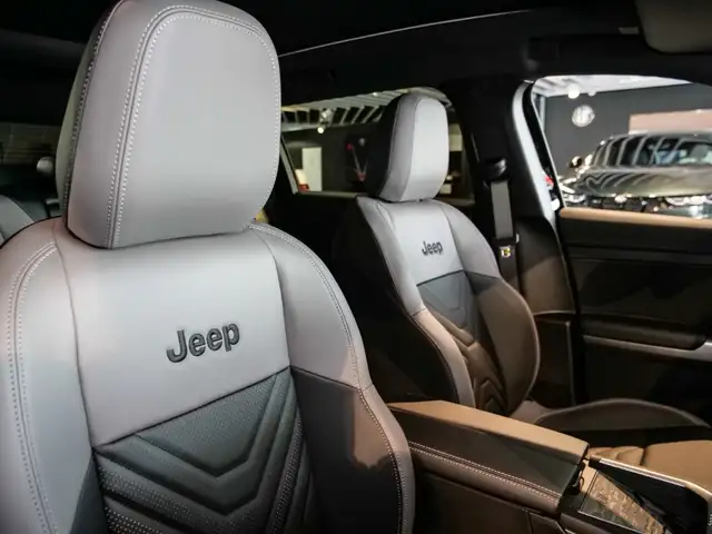 Jeep Compass view 14