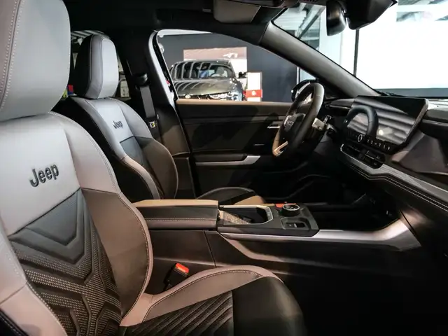 Jeep Compass view 13
