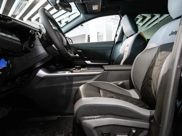 Jeep Compass view 6