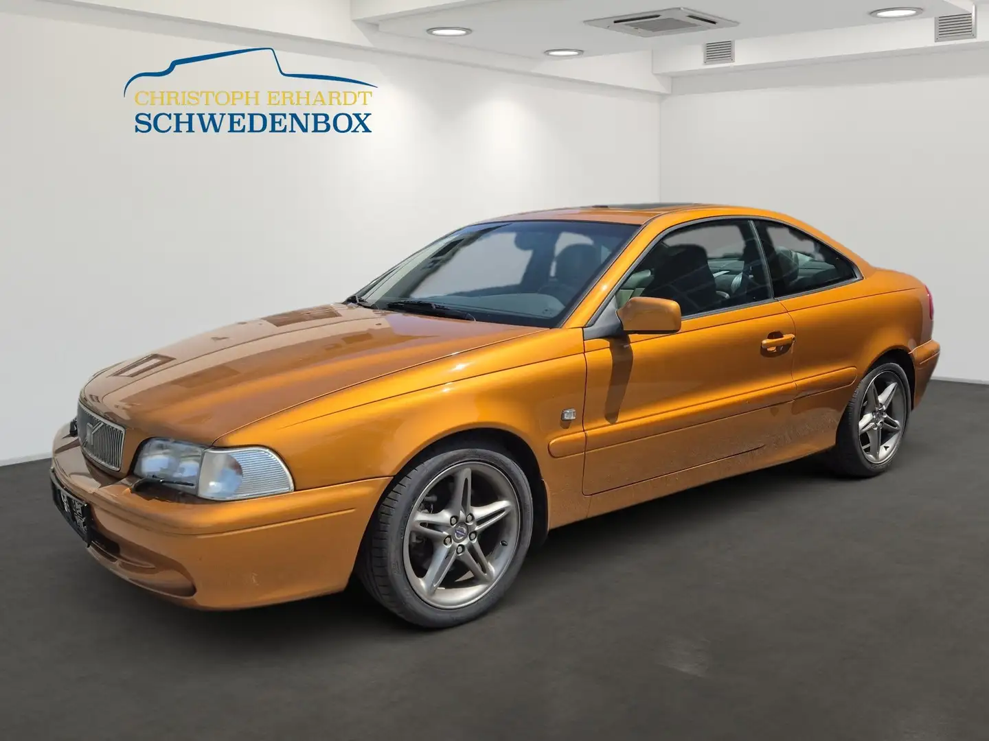 Volvo C70 T5 Klassik Aut. Oranje - 1