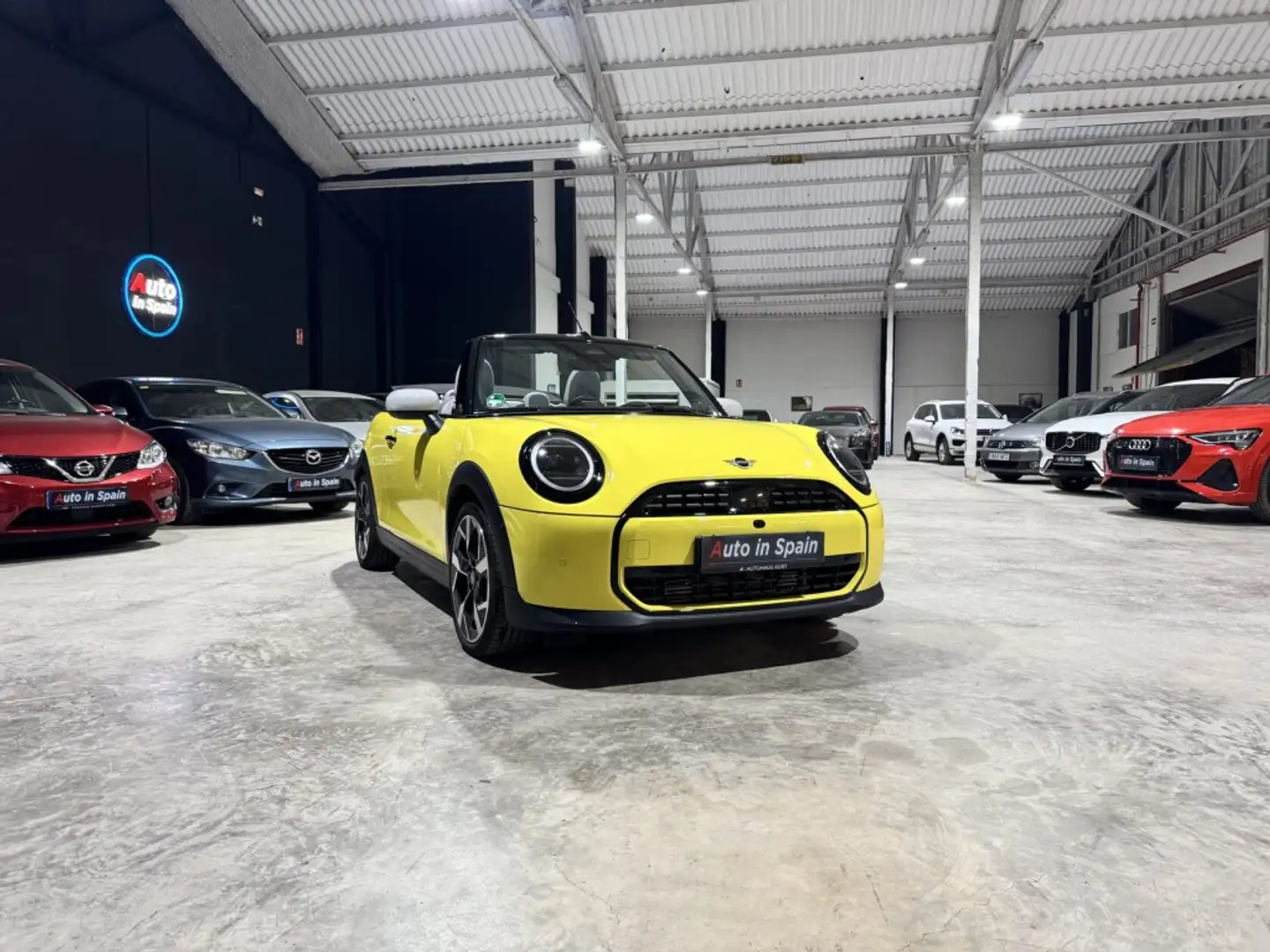 MINI Cooper Cabrio C Aut. Favoured Gelb - 2
