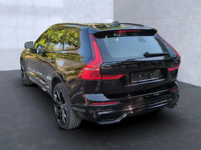 Volvo XC60 view 5