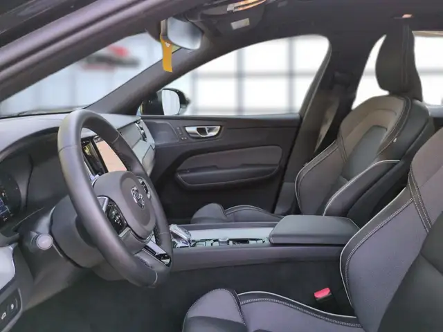Volvo XC60 view 13