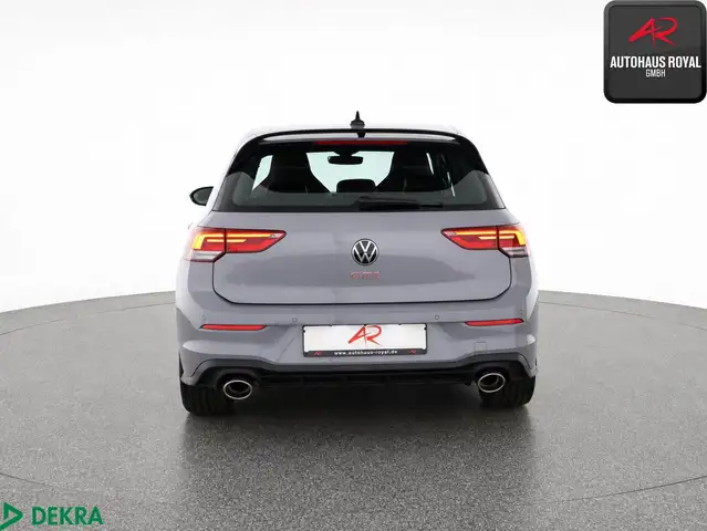 Volkswagen Golf view 4