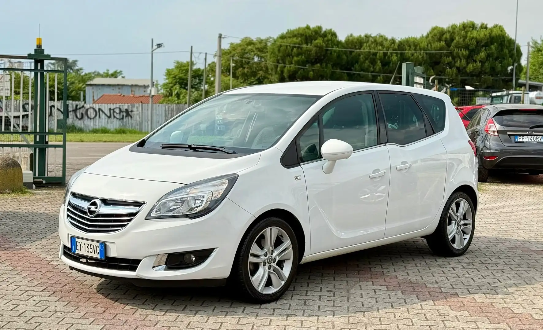 Opel Meriva 1.4 t Innovation (cosmo) Gpl-tech 120cv Білий - 1