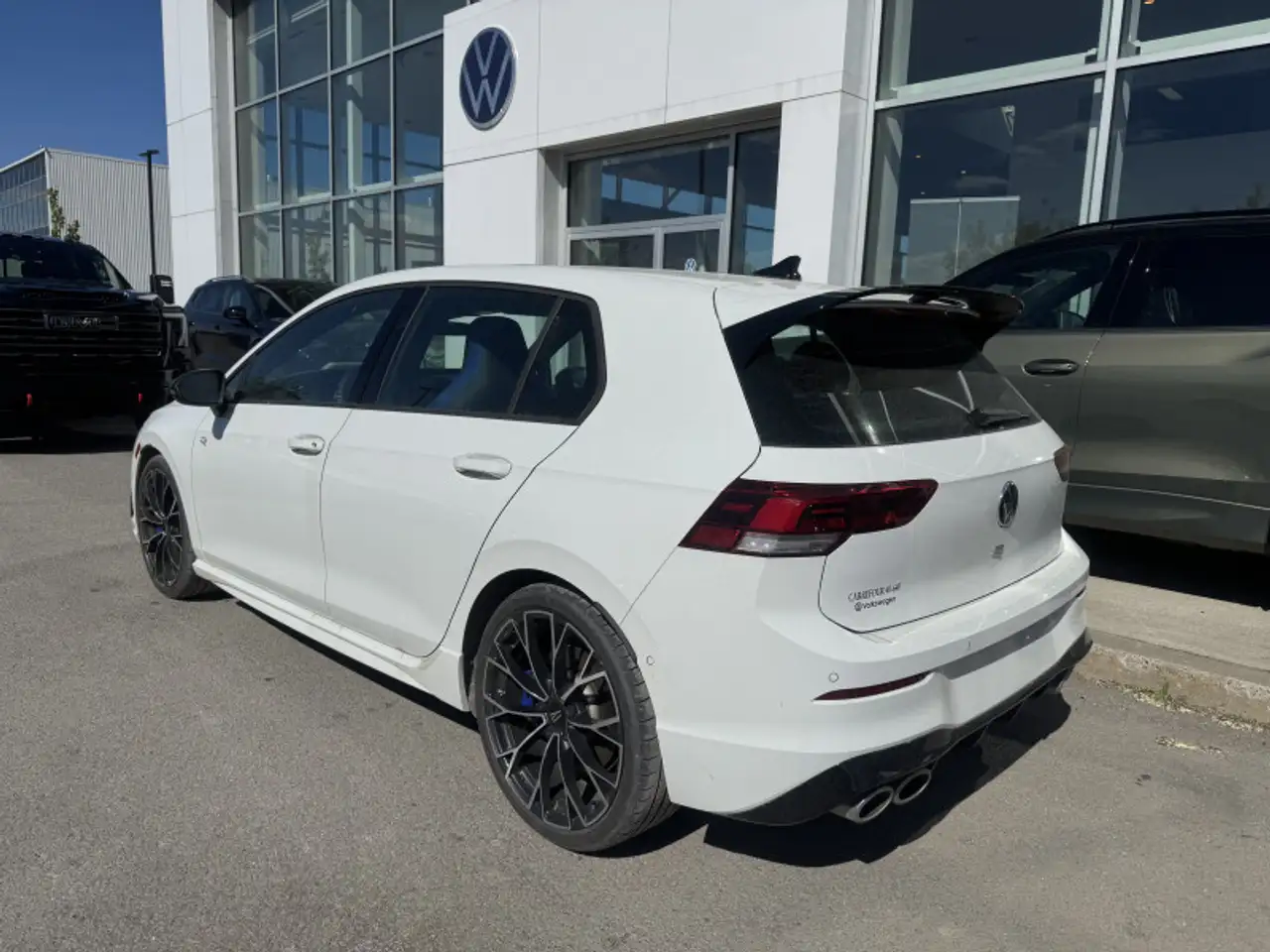 Volkswagen Golf R снимка Volkswagen Golf R