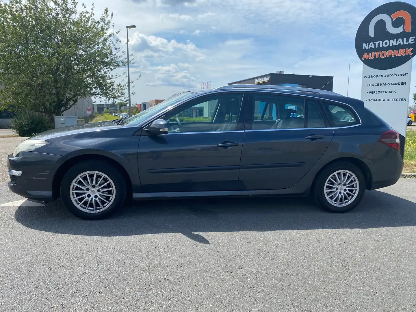 Renault Laguna Estate 2011 * 1.5 dCi Expression * LMV * AIRCO * E Grijs - 2