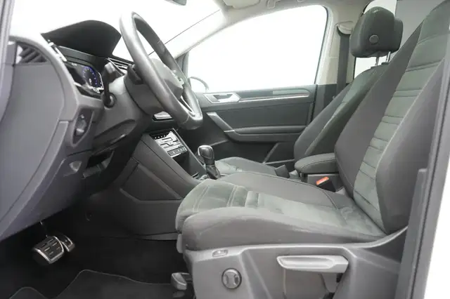 Volkswagen Touran view 10