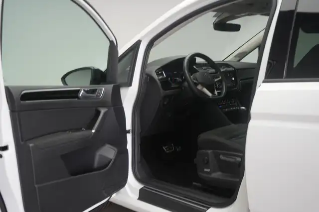 Volkswagen Touran view 12