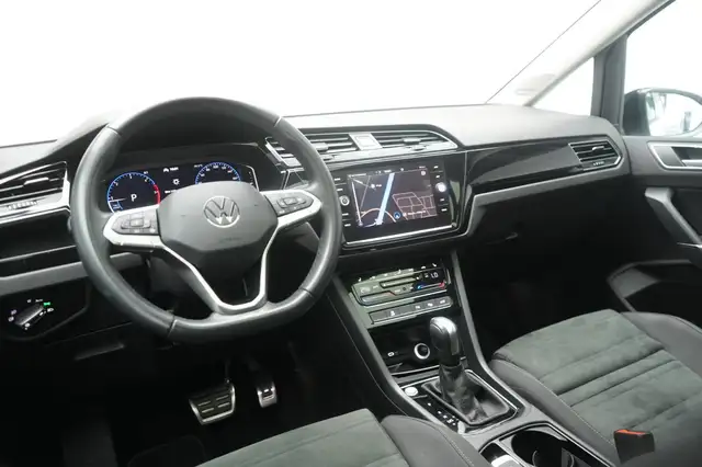 Volkswagen Touran view 13