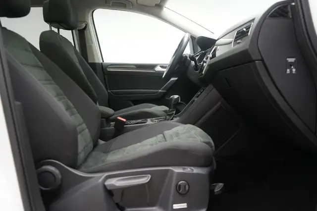 Volkswagen Touran view 6