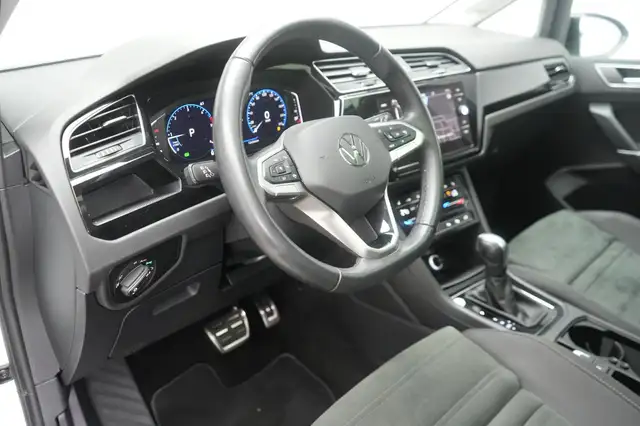 Volkswagen Touran view 14
