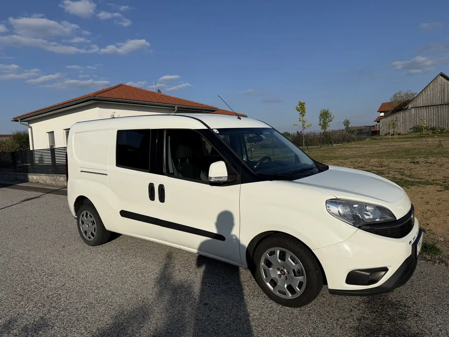 Fiat Doblo Cargo Maxi 1,6 MultiJet 105 Weiß - 2