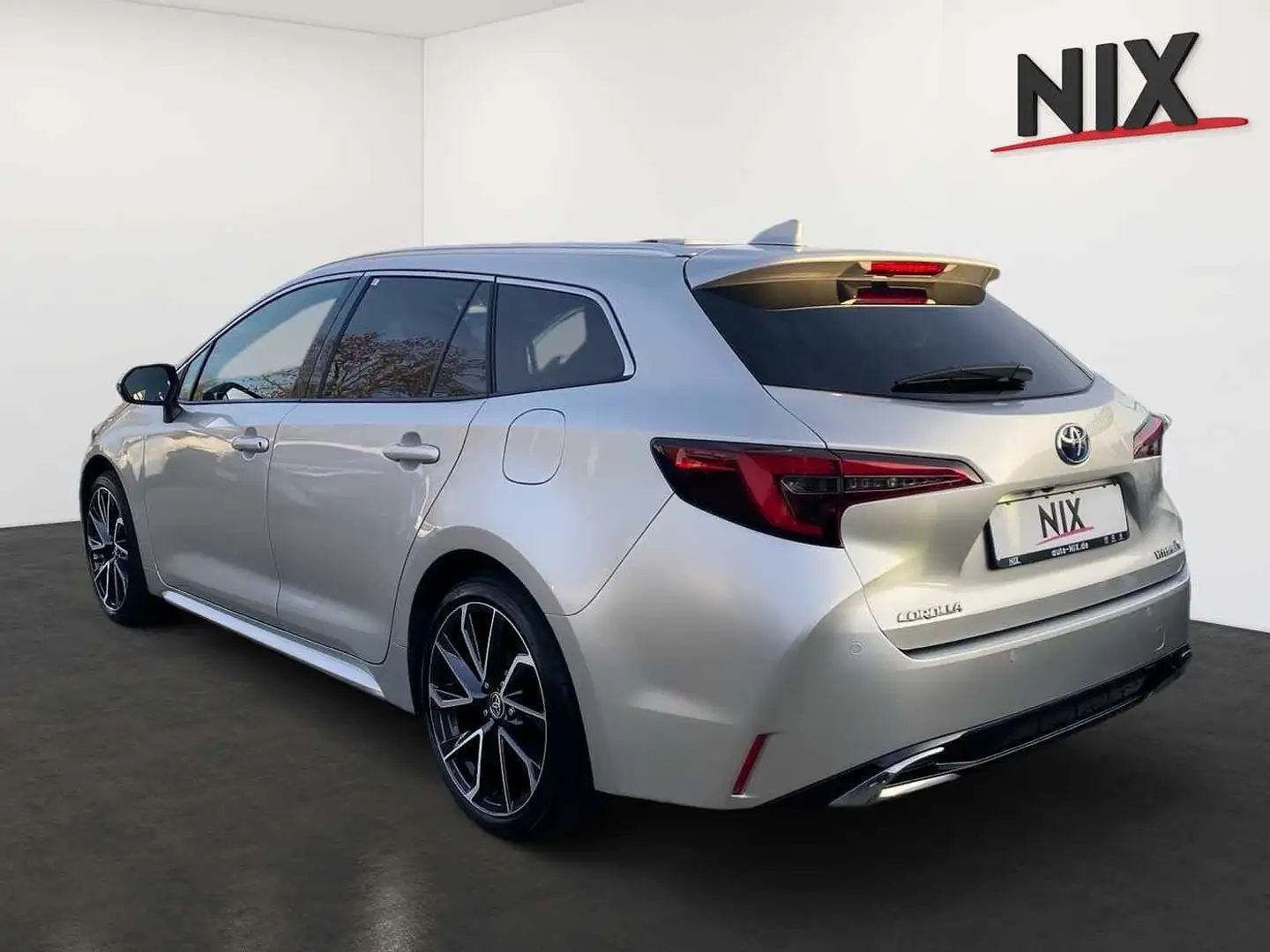 Toyota Corolla Touring Sports 2.0 Hybrid Lounge LED Silber - 2