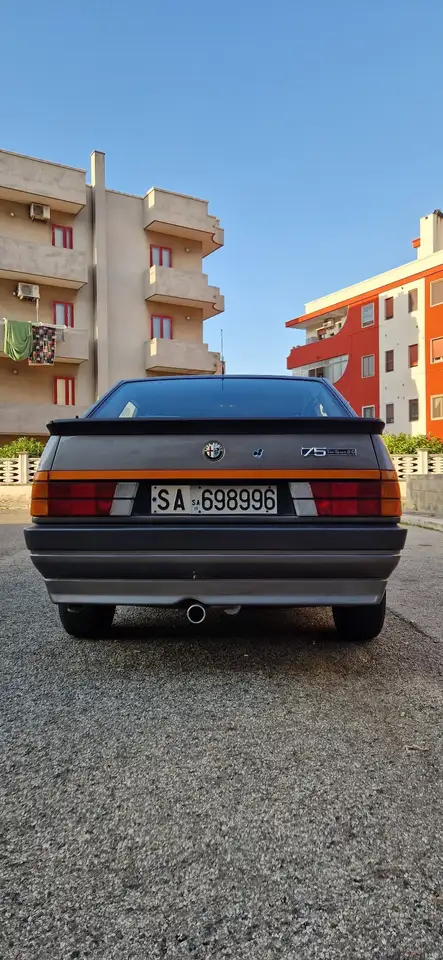 Alfa Romeo 75 2.0i ts, foto 2