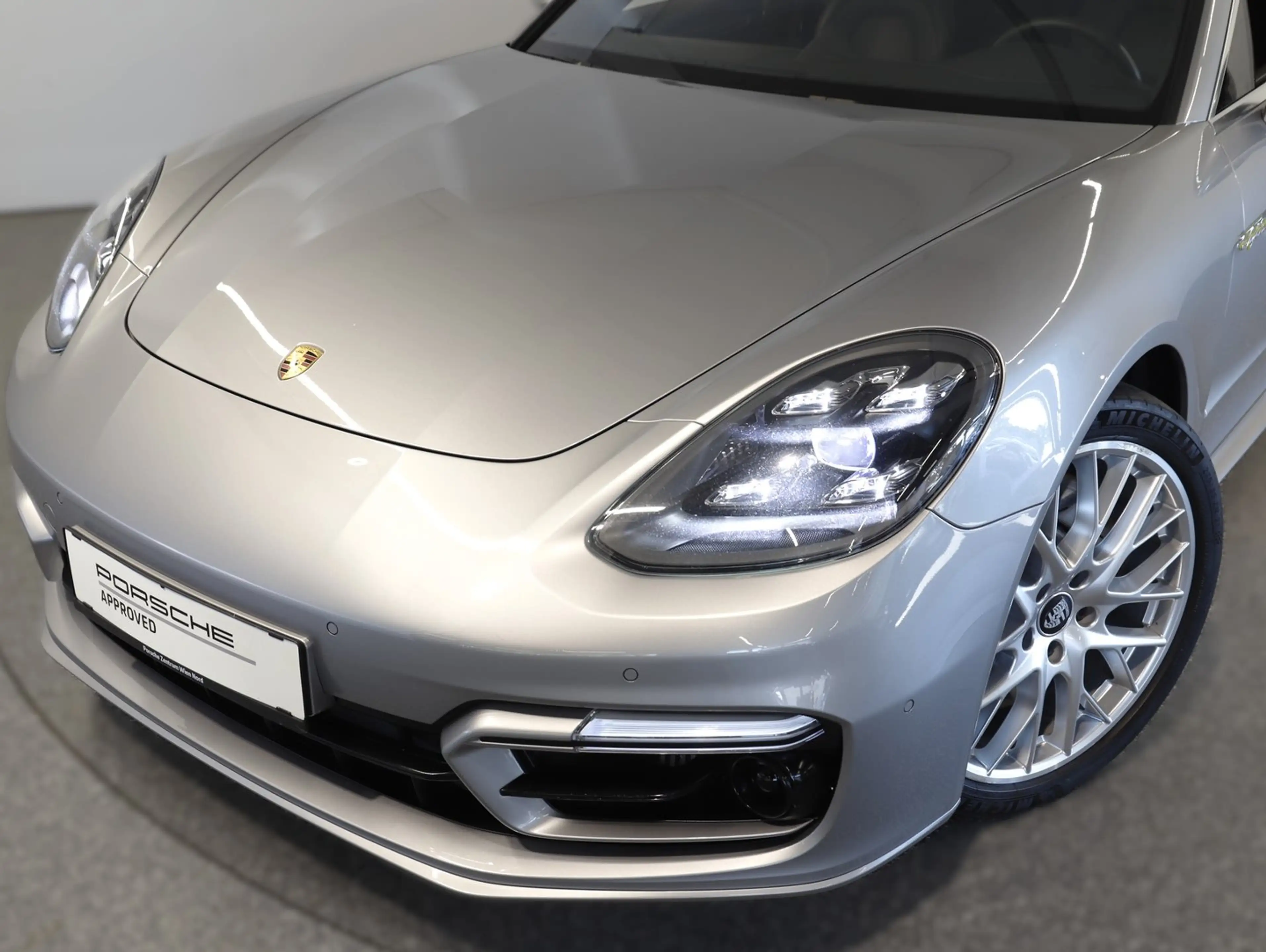 Porsche Panamera 4S E-Hybrid G2 II — photo 3