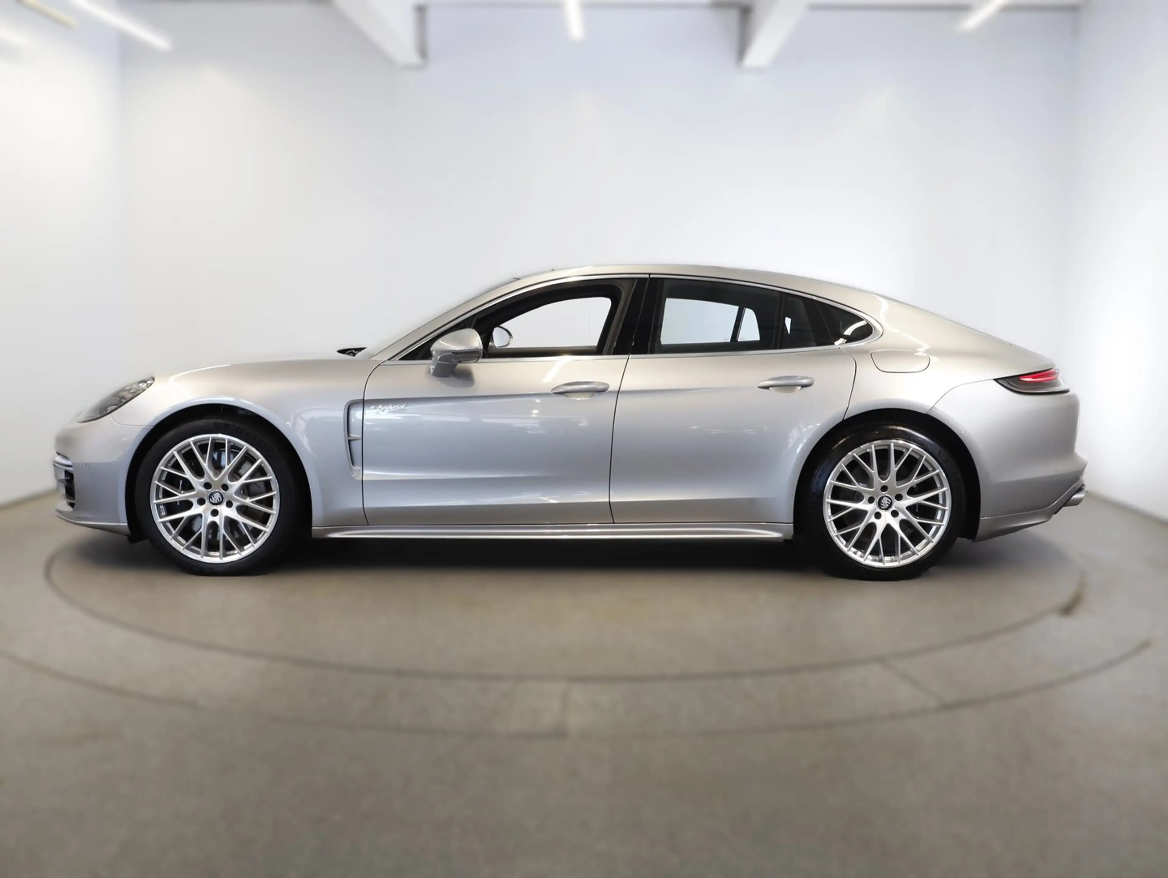 Porsche Panamera 4S E-Hybrid G2 II — photo 13