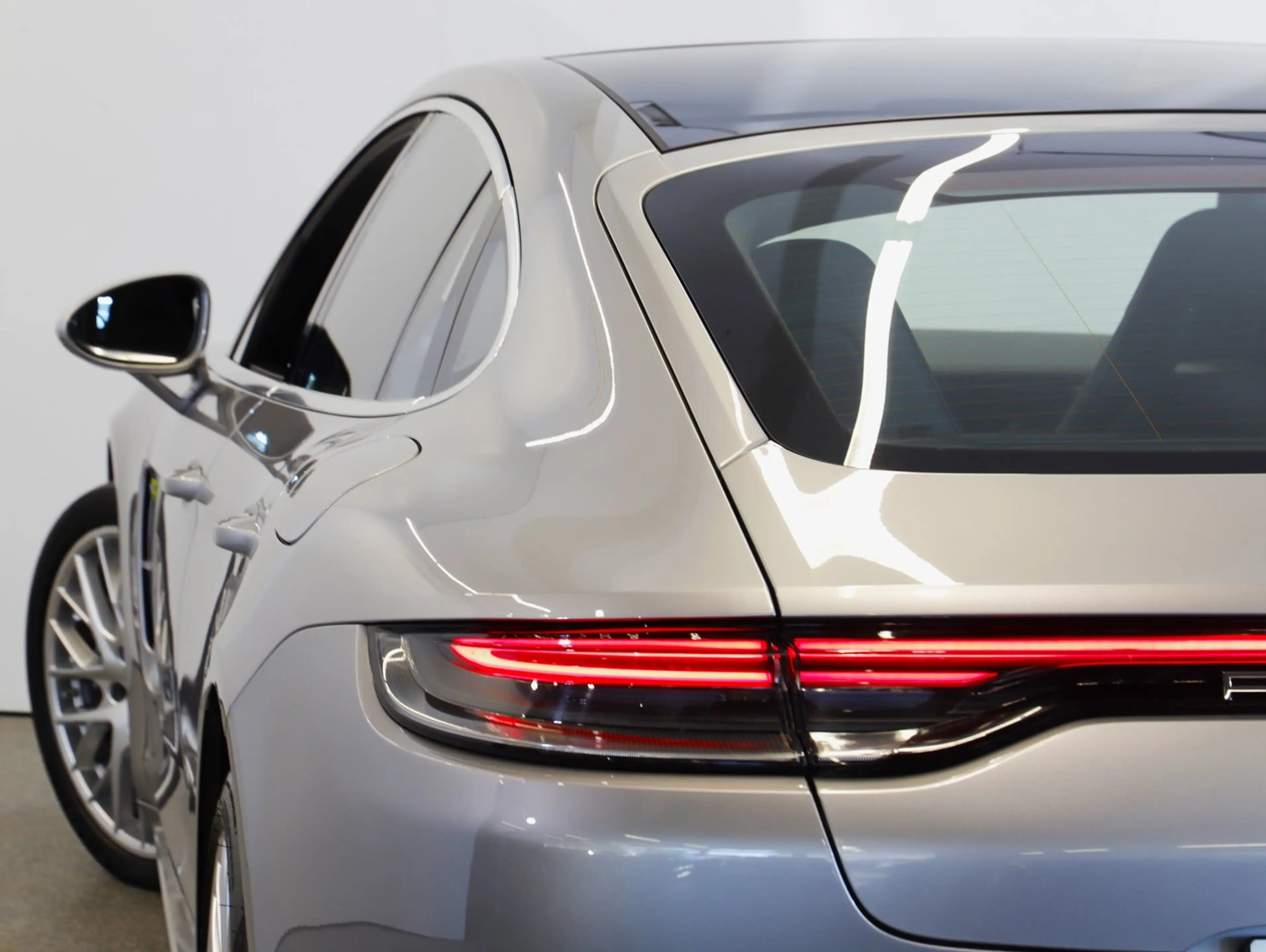 Porsche Panamera 4S E-Hybrid G2 II — photo 14