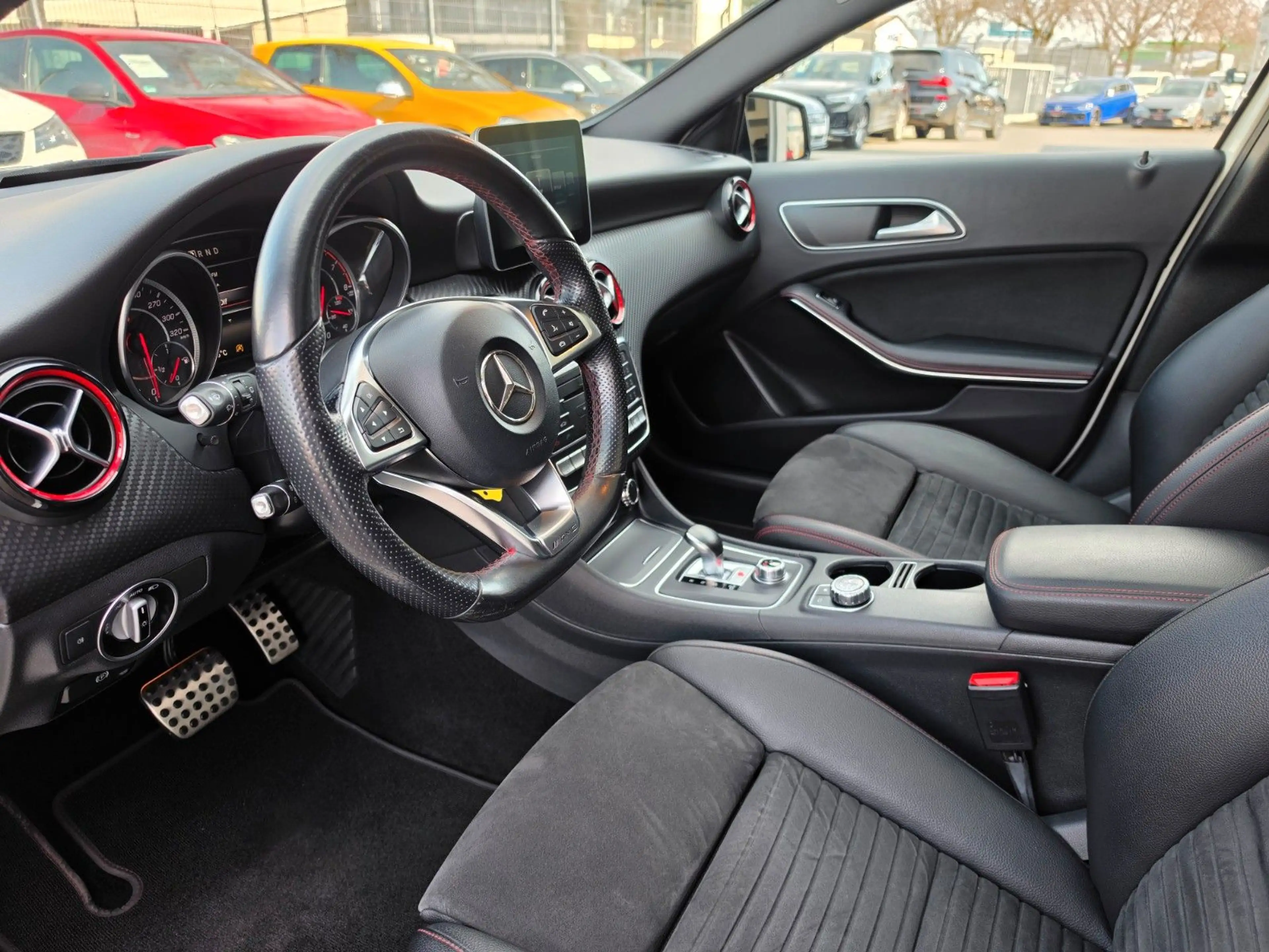 Mercedes-Benz A 45 AMG 4Matic *Panorama*Garantie*8-fach* — photo 13