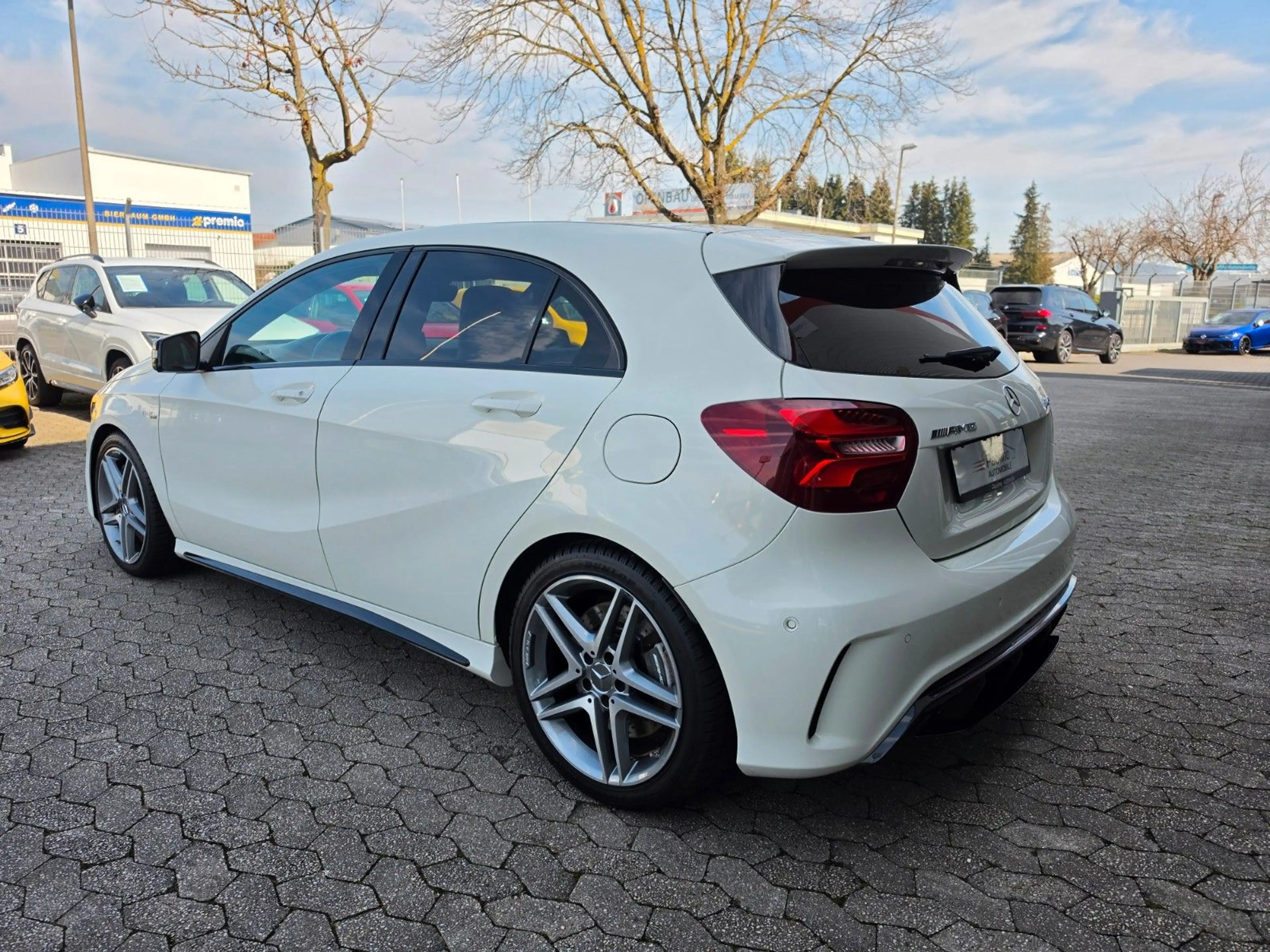Mercedes-Benz A 45 AMG 4Matic *Panorama*Garantie*8-fach* — photo 4