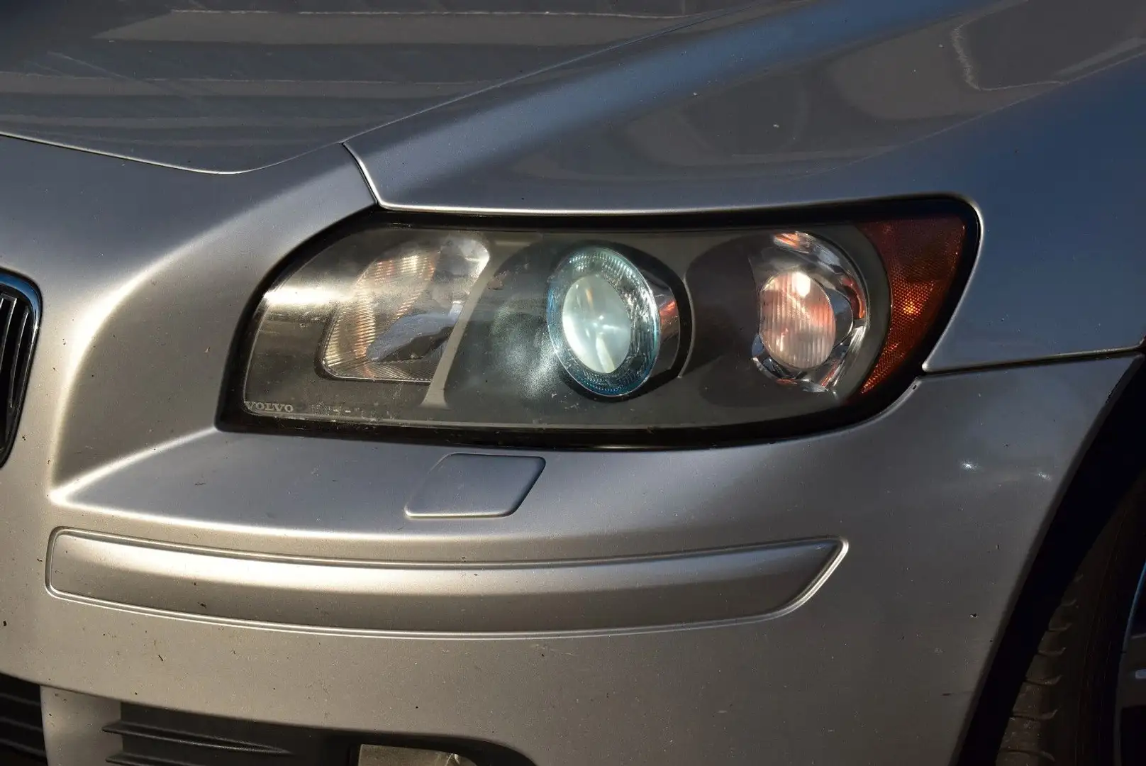 Volvo V50 Kombi 2.0 D Momentum AHK Grau - 2