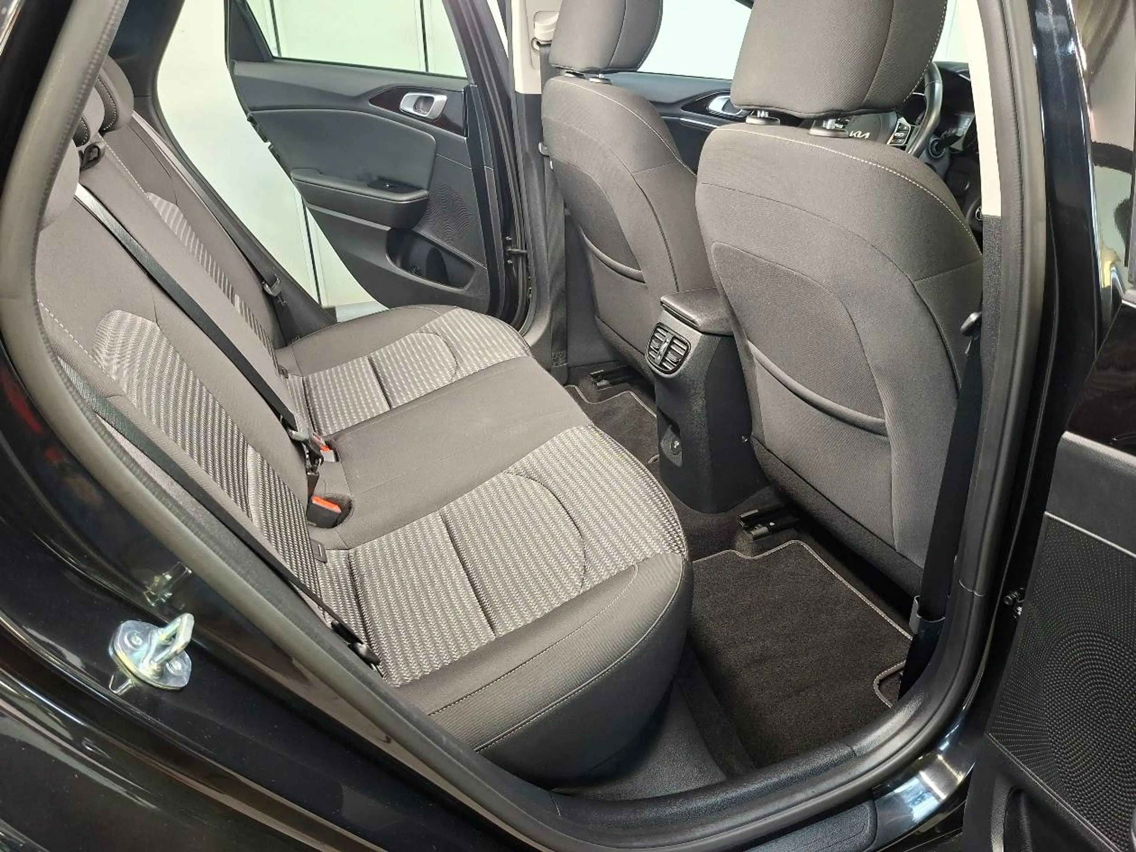 Kia Ceed SW / cee'd SW 1.6 CRDi (48V Mild-Hybrid) Vision — photo 11