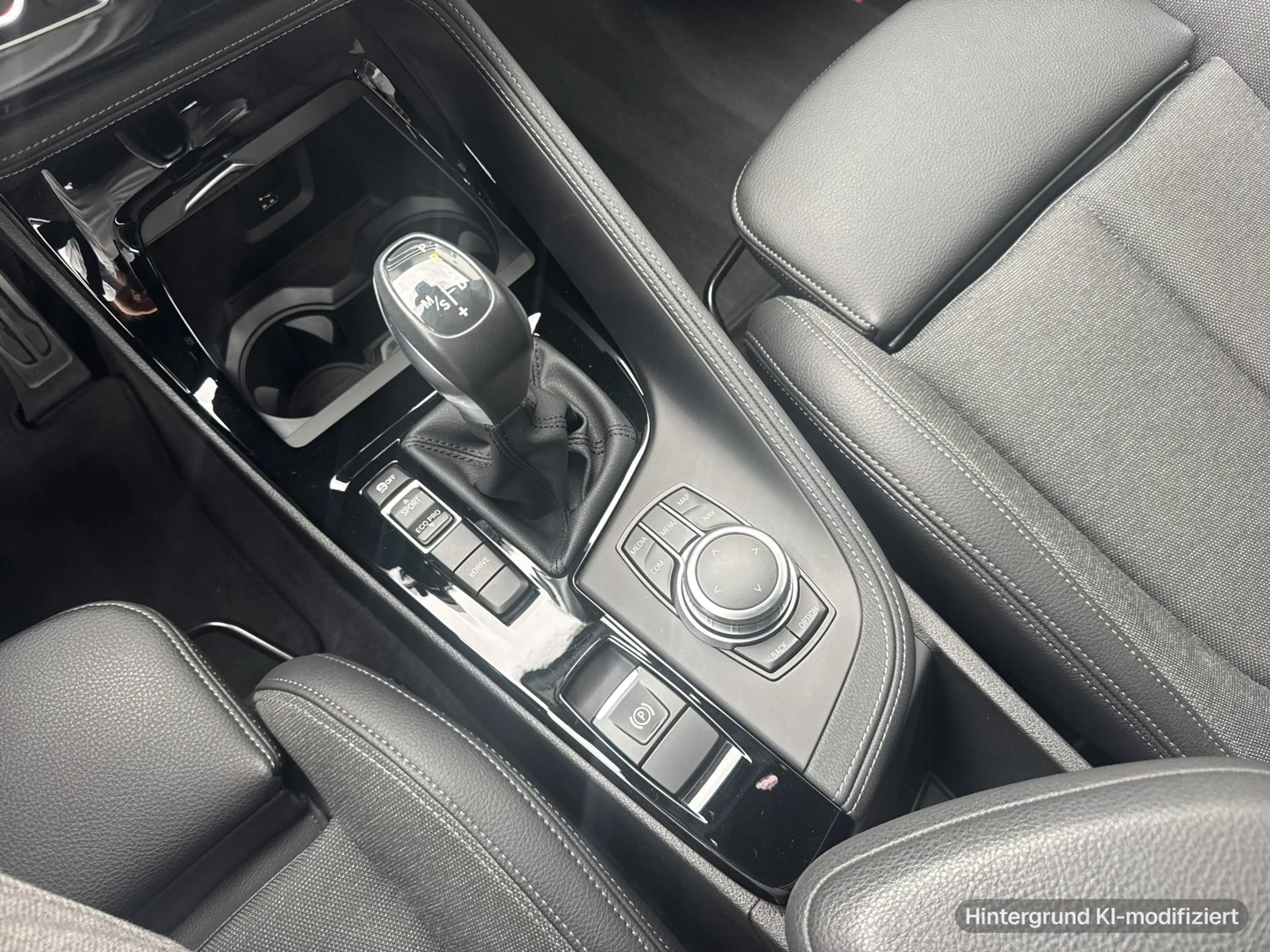 BMW X2 xDrive25e — photo 14