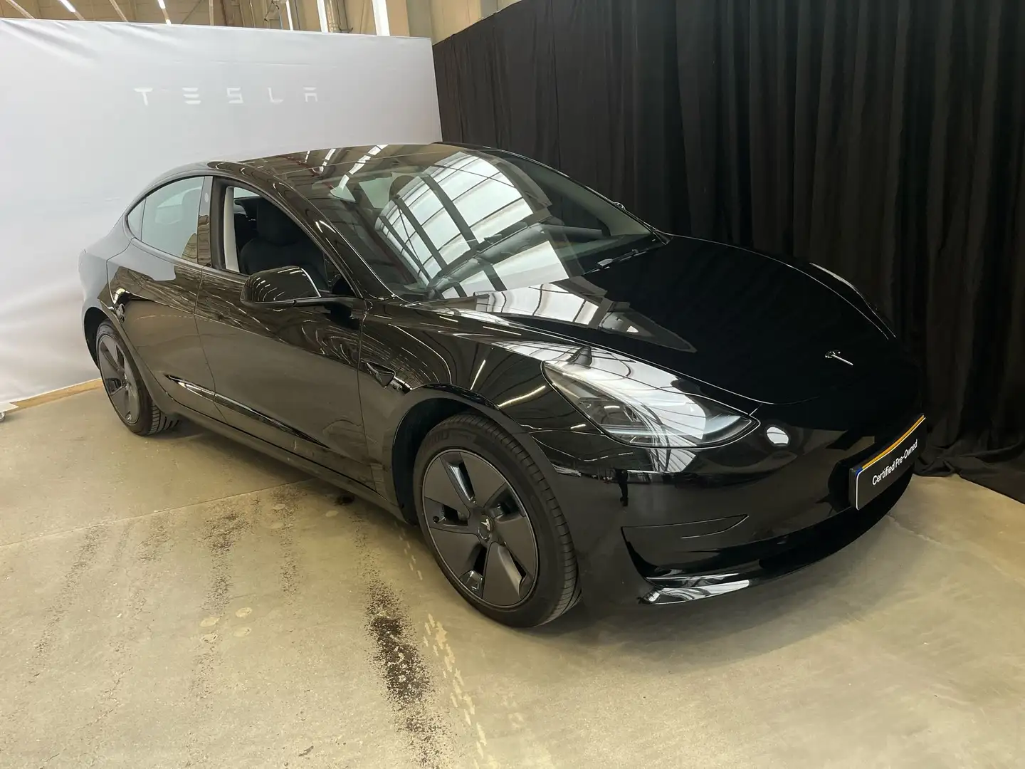 Tesla Model 3 RWD/Certified Pre owned Zwart - 2