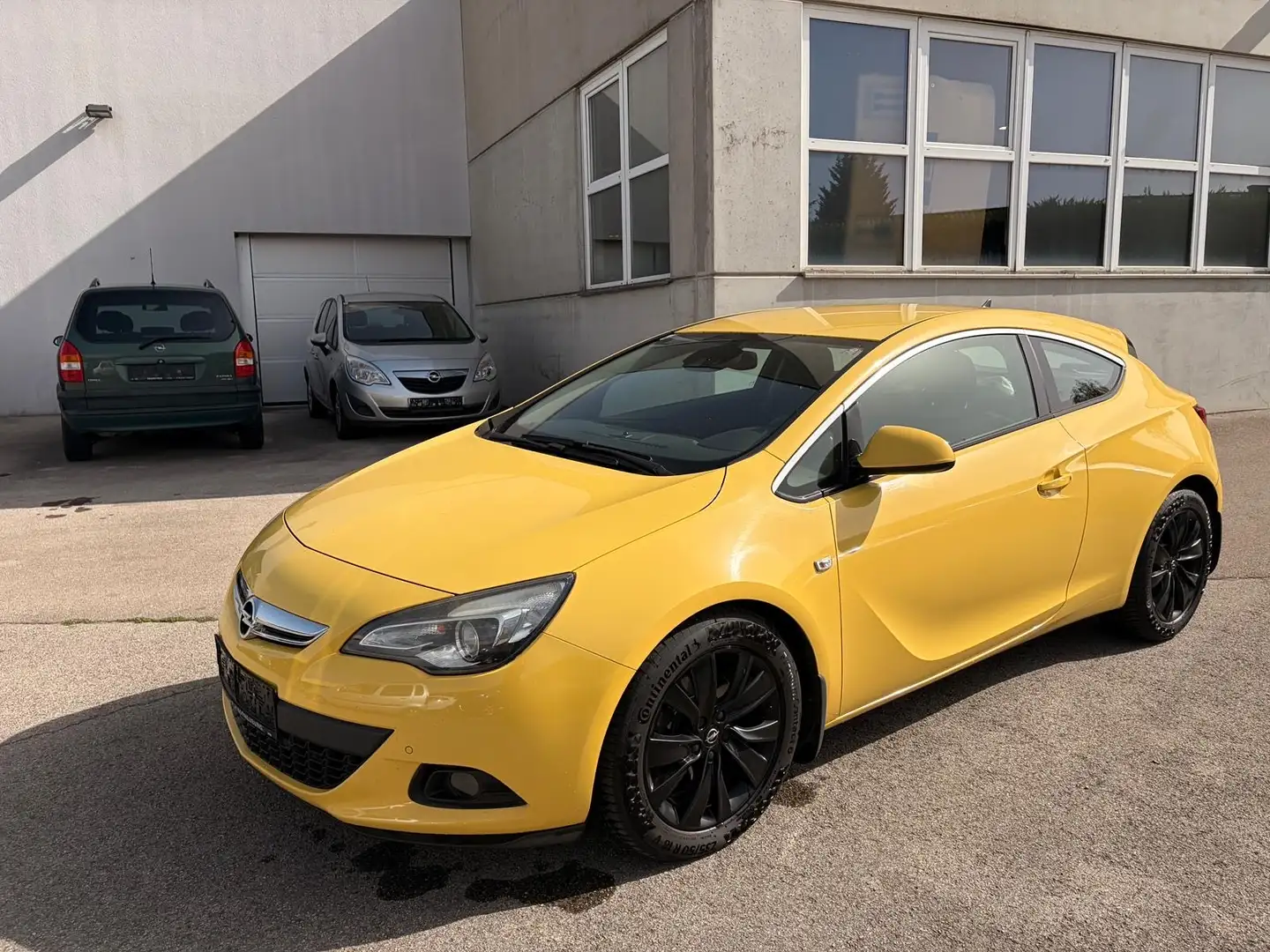 Opel Astra Astra GTC 1,7 ecoFLEX CDTI Edition Start/Stop Syst Gelb - 1