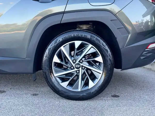 Hyundai Tucson view 24