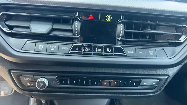 BMW 1 Series view 13