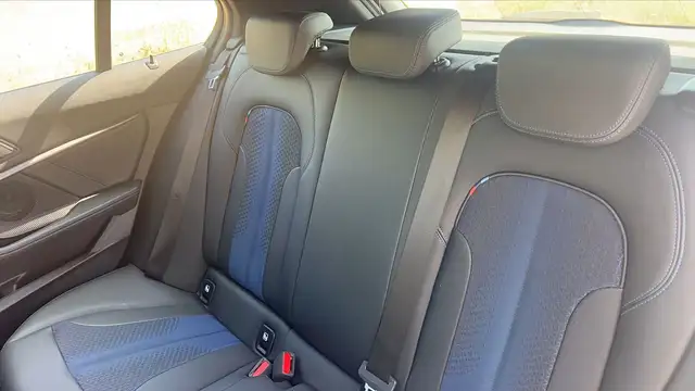 BMW 1 Series view 9