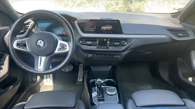 BMW 1 Series view 11