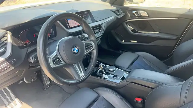BMW 1 Series view 8
