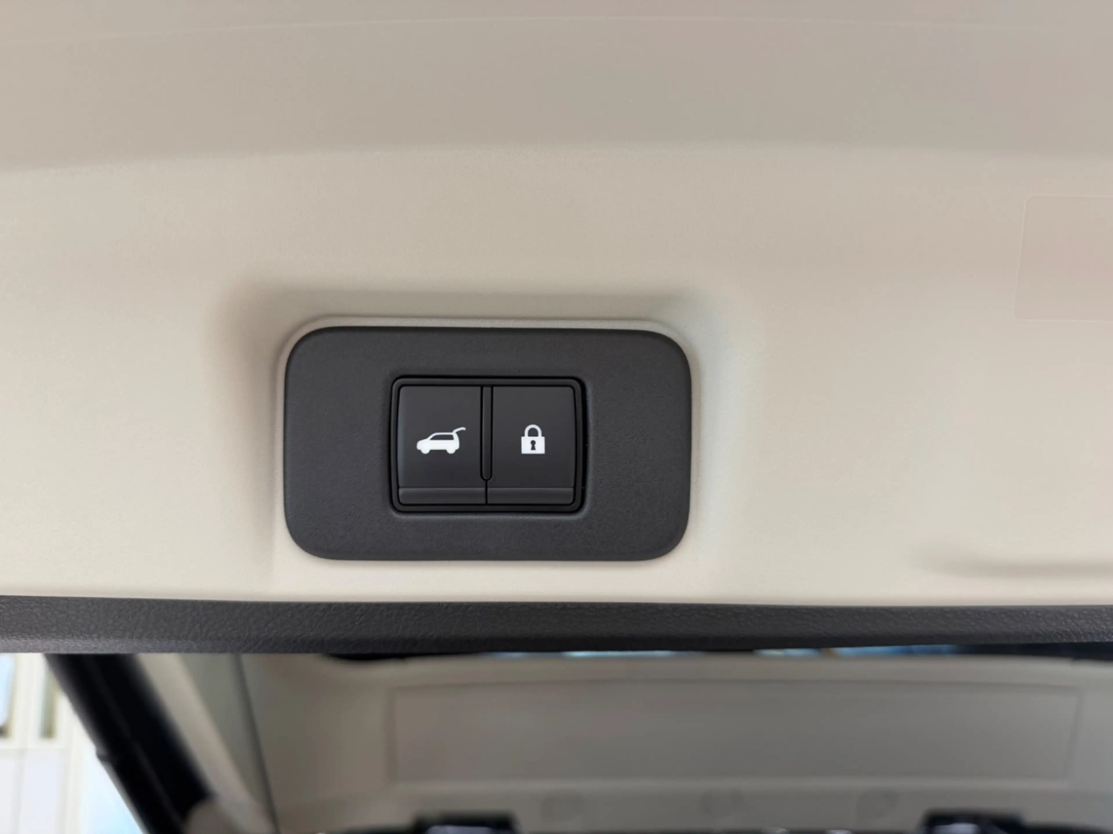 Nissan Ariya (MY25) 63kWh ADVANCE PACK 360Grad+Voll LED — photo 10