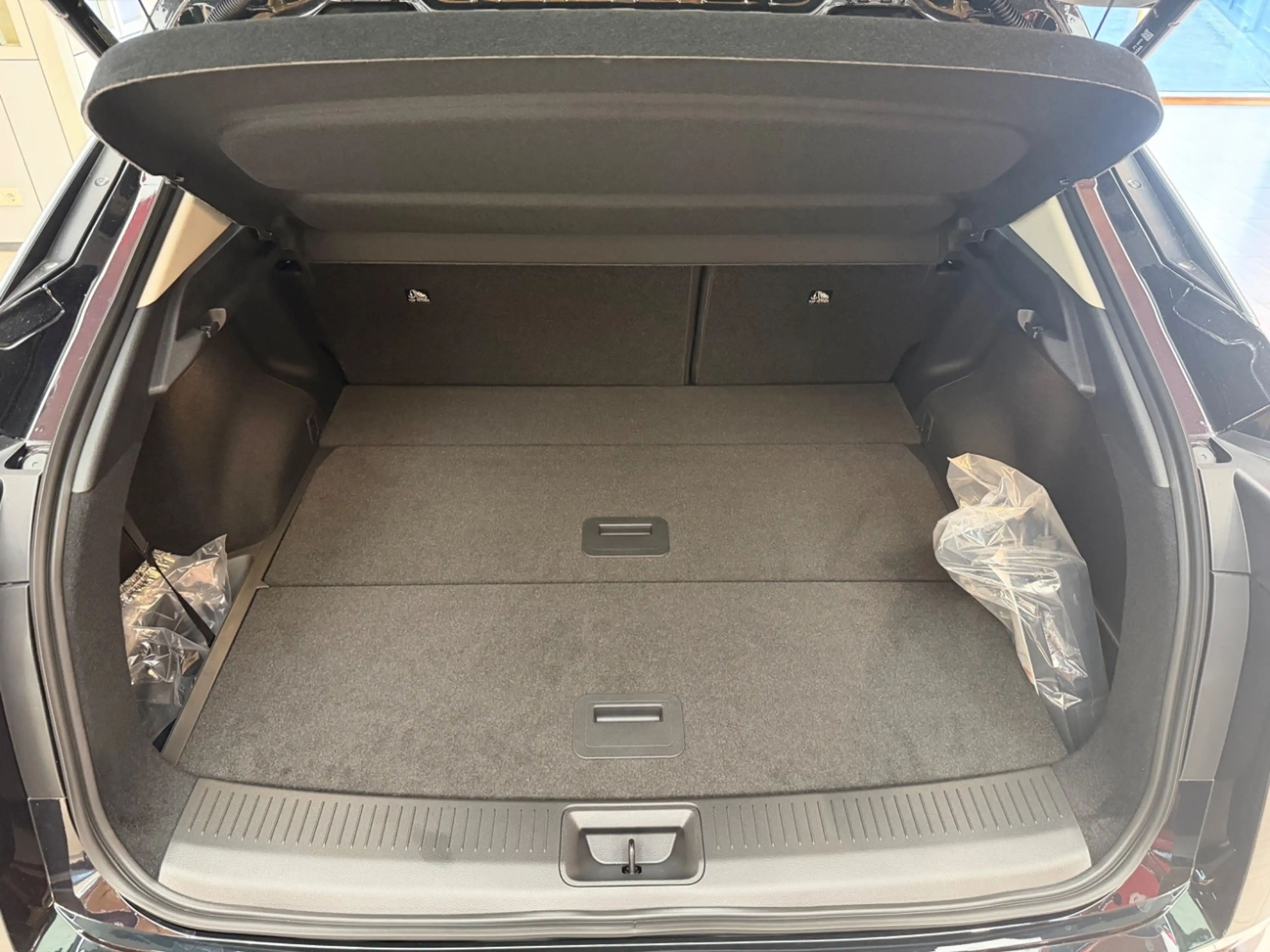Nissan Ariya (MY25) 63kWh ADVANCE PACK 360Grad+Voll LED — photo 9