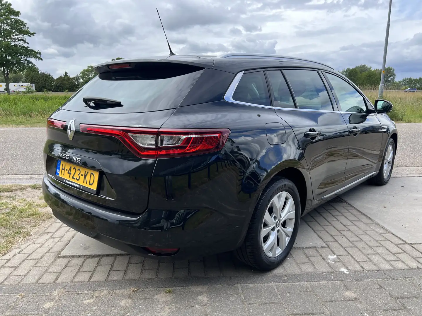 Renault Megane Estate 1.3 TCe Limited / 1e Eigenaar / Keyless / C Negru - 2