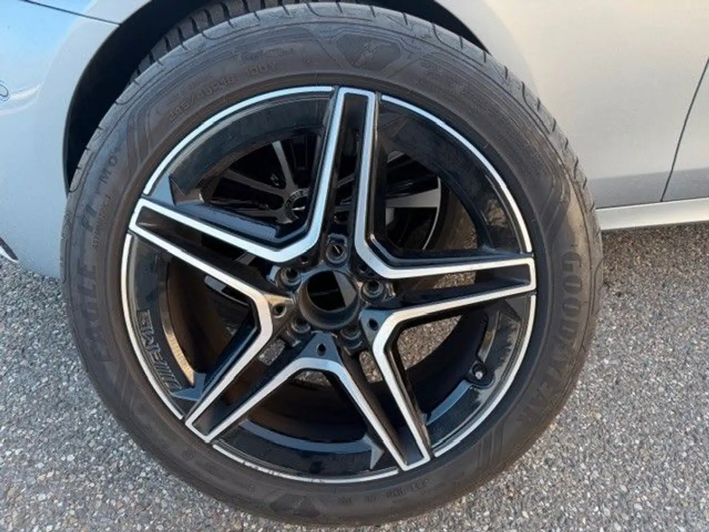 Mercedes-Benz E 300 de  AMG Line Night-Paket/Panorama/ 1. Hand Silber - 2