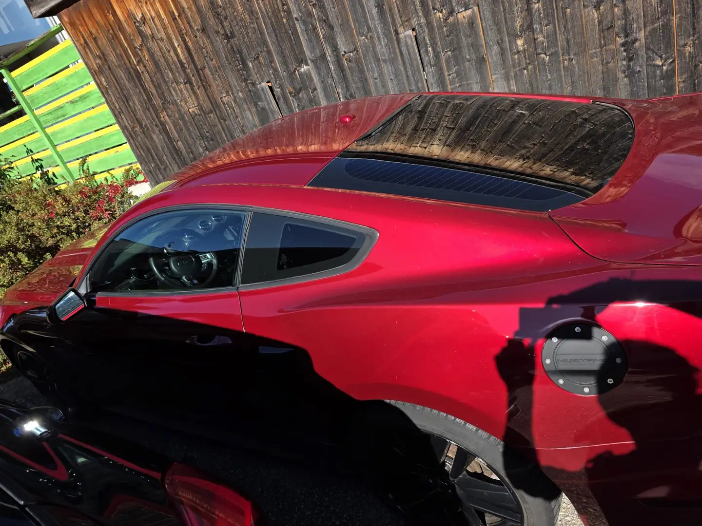 Ford Mustang 2,3 EcoBoost Aut. Rot - 2