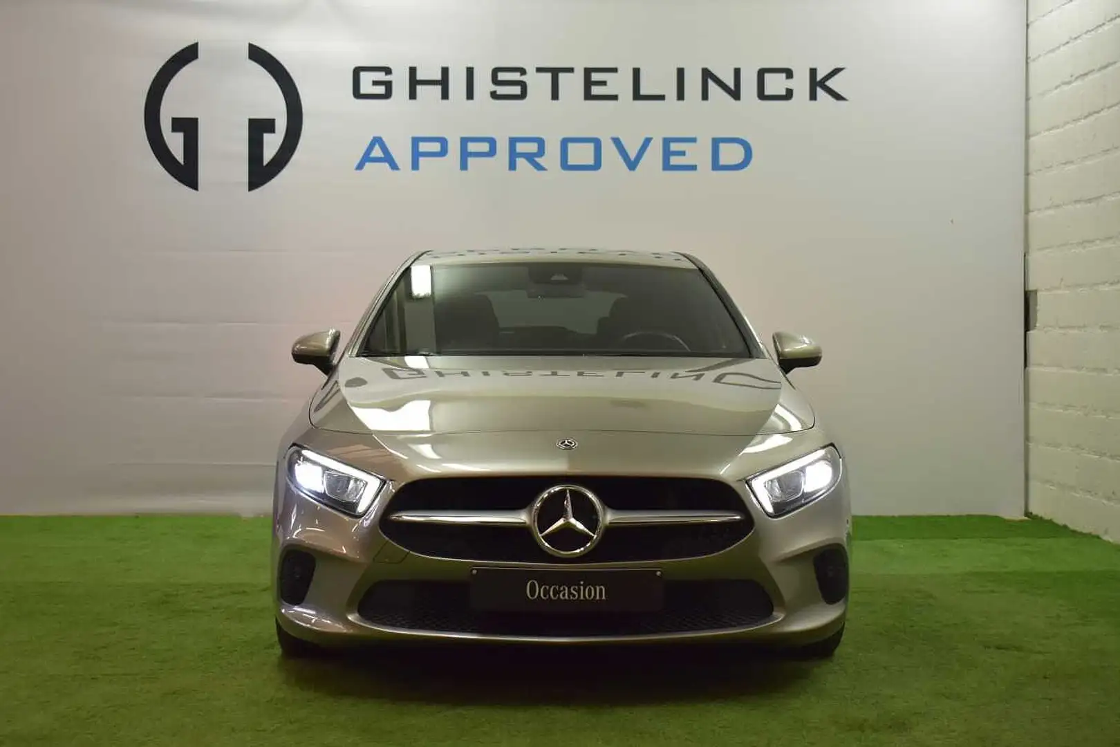 Mercedes-Benz A 220 Ambient Light| MBUX| Heated Seats| Carplay Ezüst - 2