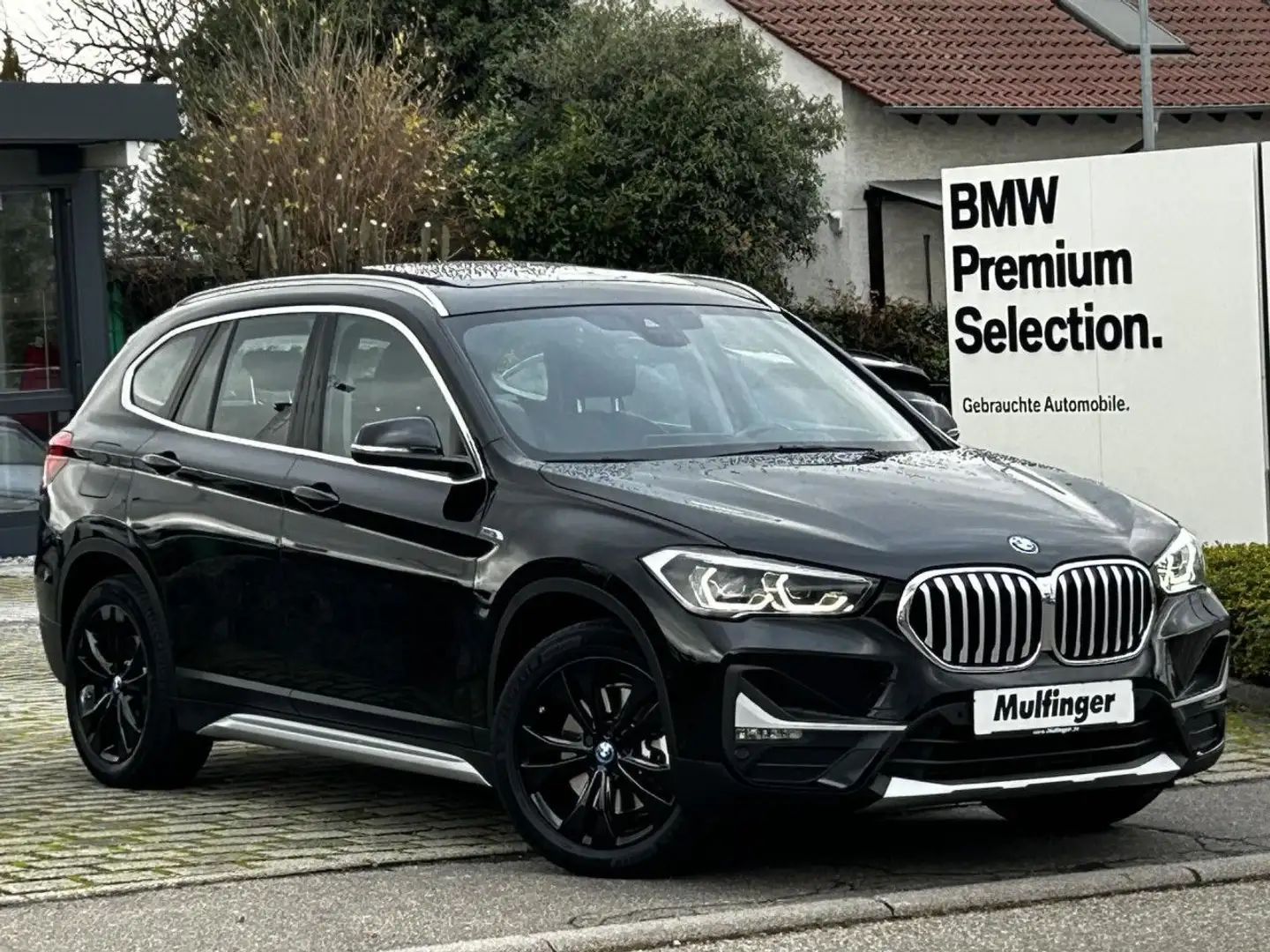 BMW X1 x25e Sports.HUD ACC PanoD.KomfZ.LED Navi+ 18" Schwarz - 2