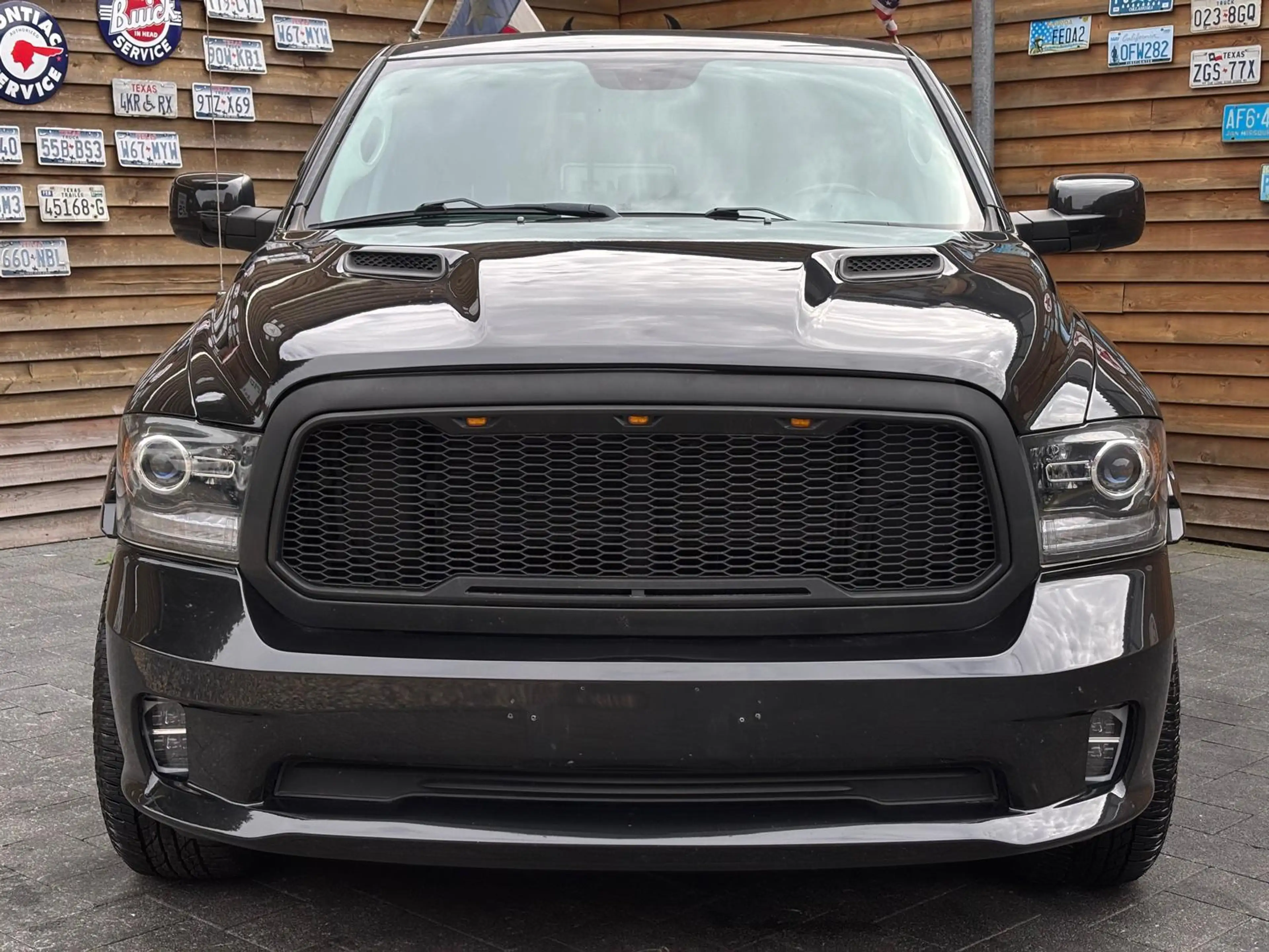 Dodge RAM 1500 Sport Crew Cab 4x4 LPG Navi El. Sitze — photo 6