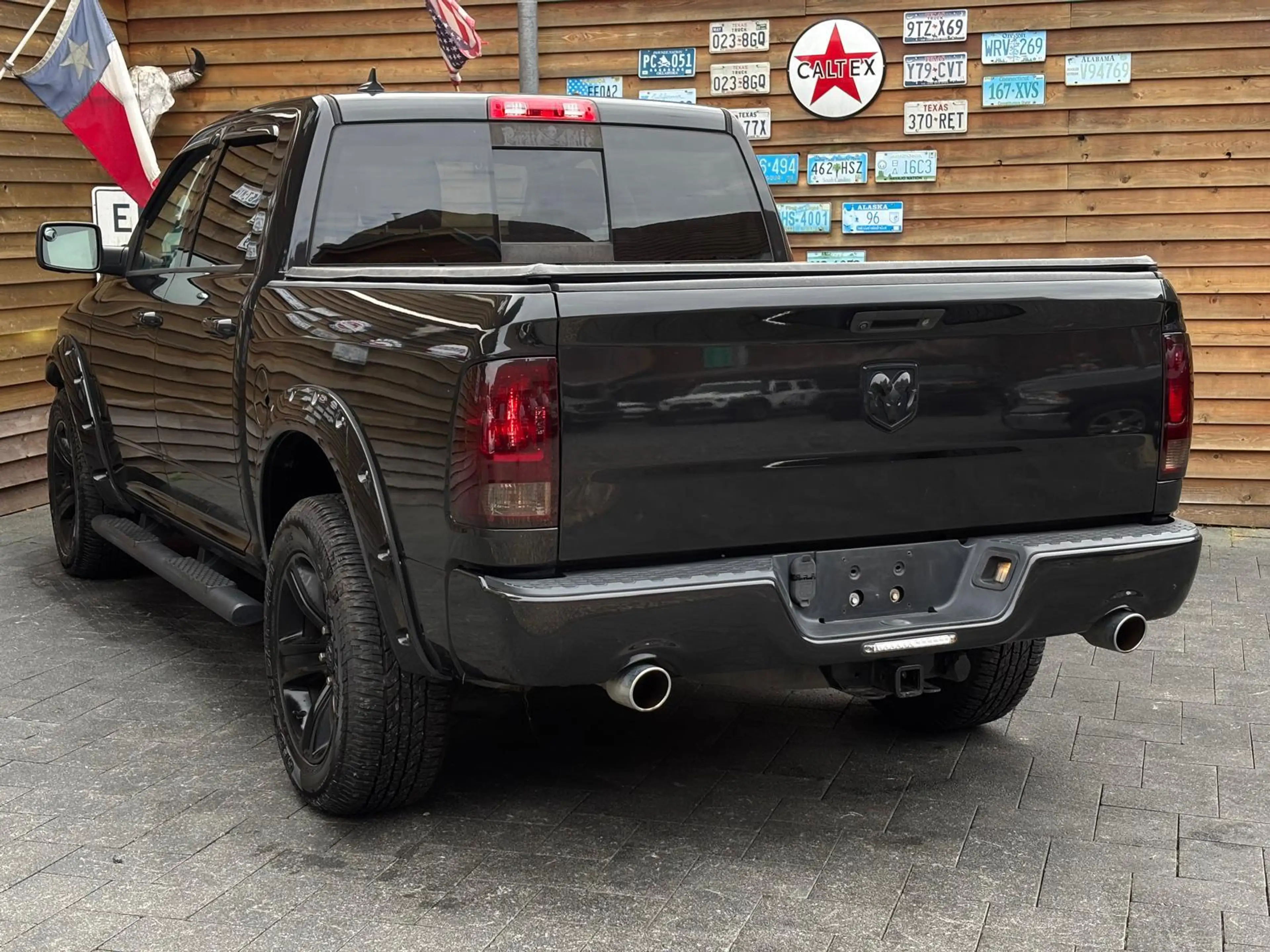 Dodge RAM 1500 Sport Crew Cab 4x4 LPG Navi El. Sitze — photo 13