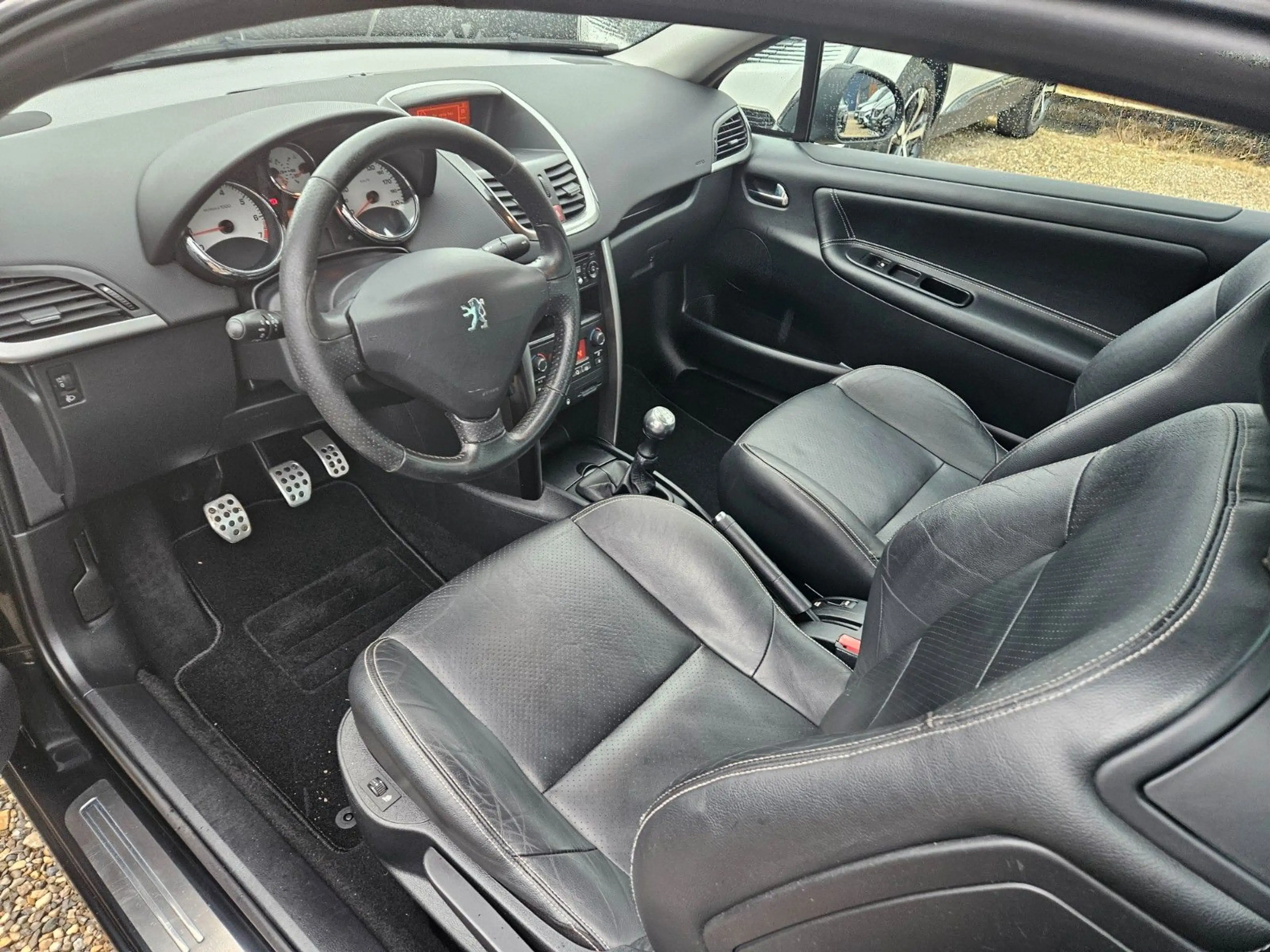 Peugeot 207 CC Cabrio-Coupe Platinum — photo 11