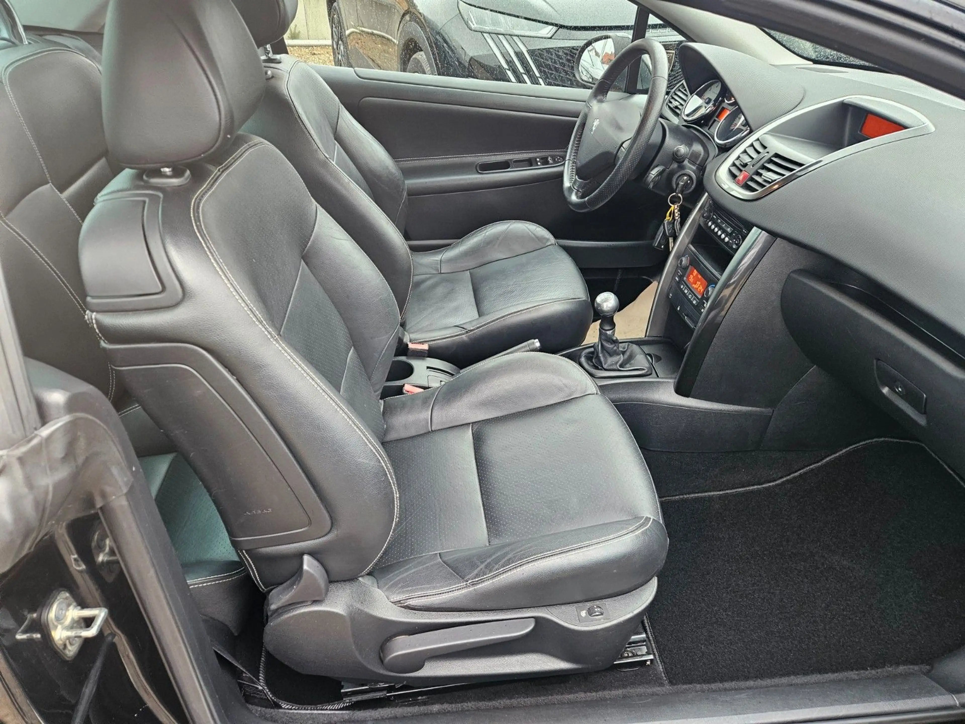 Peugeot 207 CC Cabrio-Coupe Platinum — photo 8