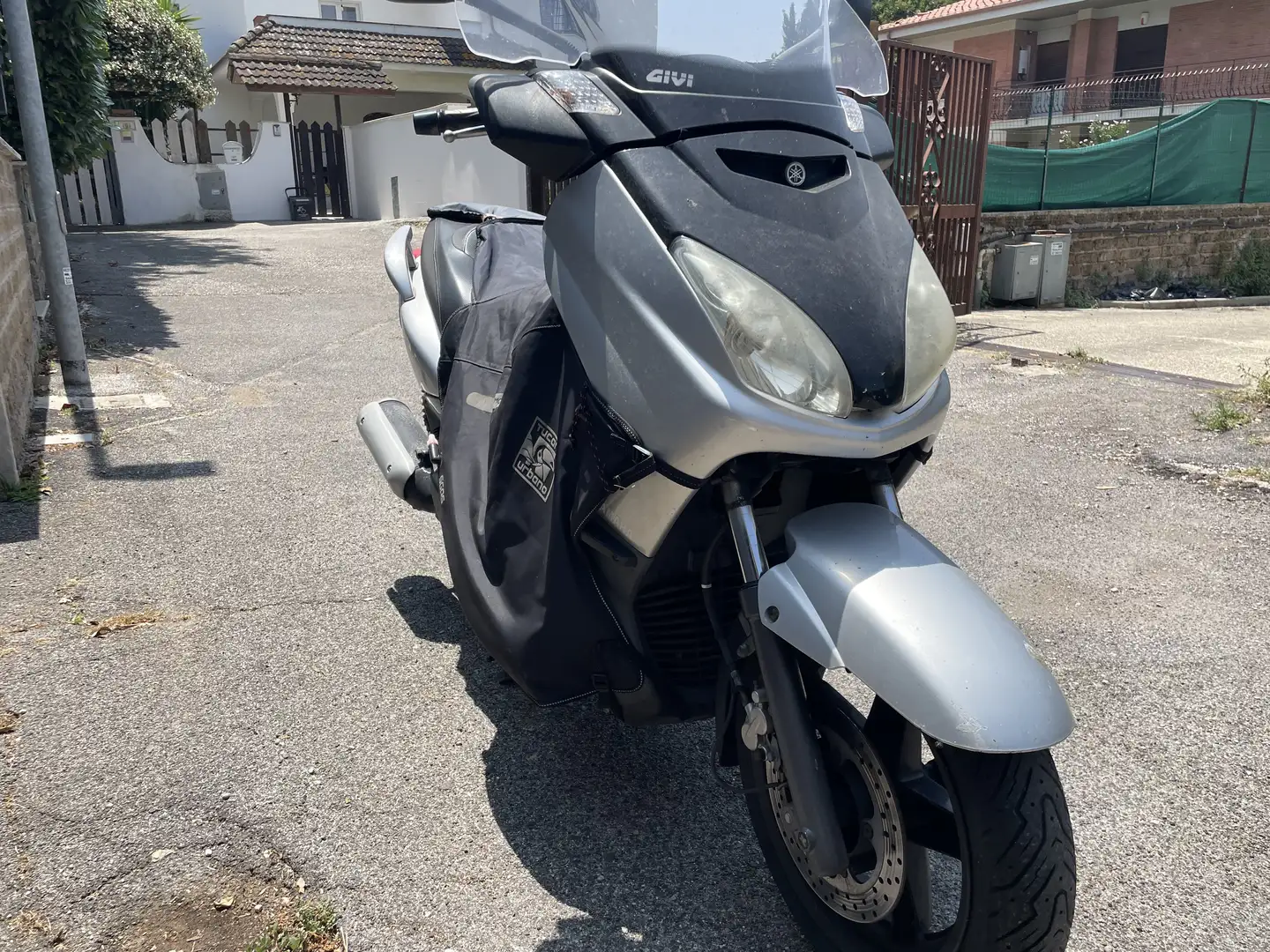 Yamaha X-Max 250 Argintiu - 2