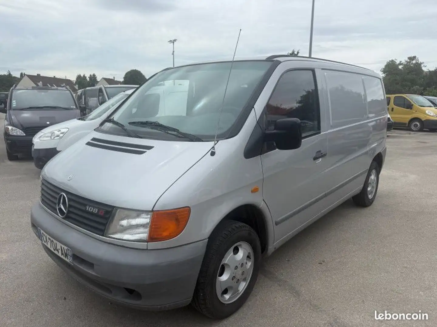 Mercedes-Benz Vito Mercedes FG 108 D Grijs - 2
